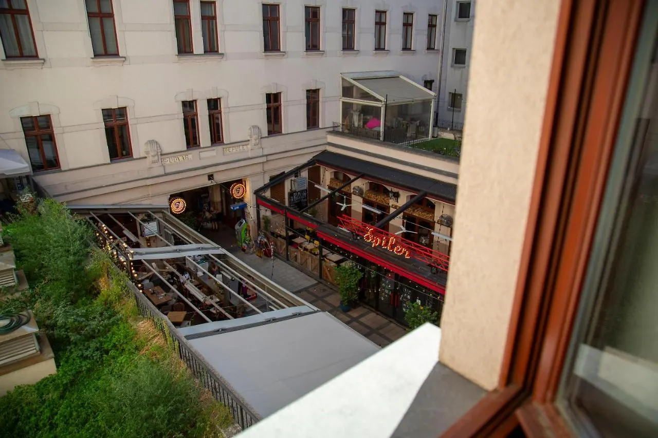 Central Gozsdu Aparment By Quentin Homes Budapest Hungary